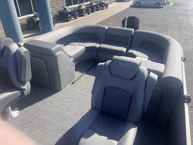 Slide: The Image of Bennington 23LSR SPS Tri-Toon Pontoon 2025 - 28