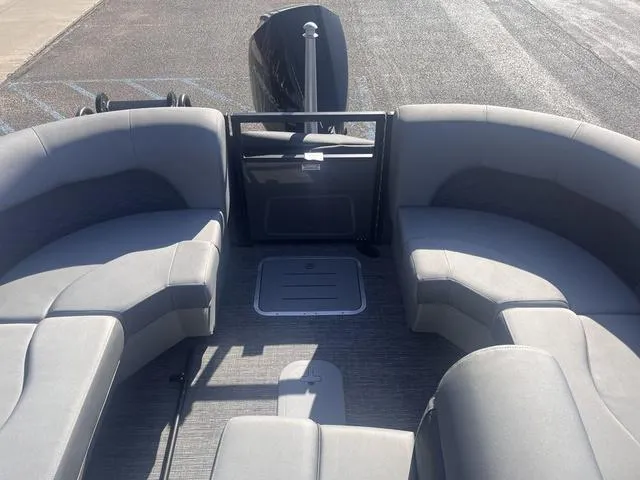 Slide: The Image of Bennington 23LSR SPS Tri-Toon Pontoon 2025 - 34