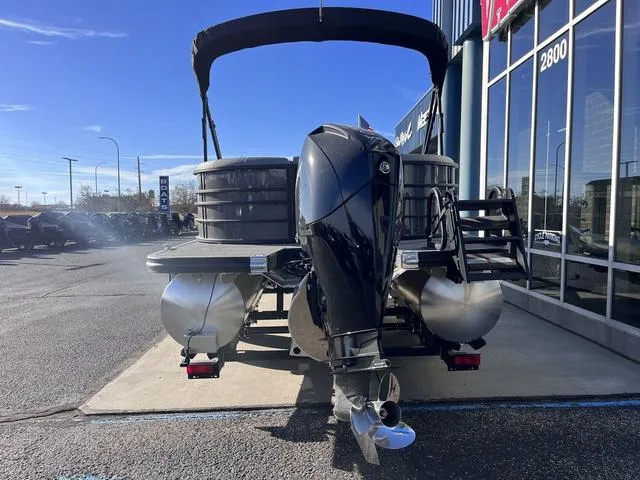 Slide: The Image of Bennington 23LSR SPS Tri-Toon Pontoon 2025 - 36