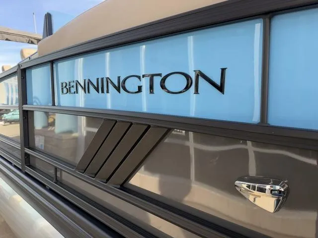 Slide: The Image of Bennington 22MSB SPS Tri-Toon Pontoon 2025 - 10