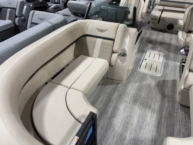 Slide: The Image of Bennington 22MSB SPS Tri-Toon Pontoon 2025 - 12