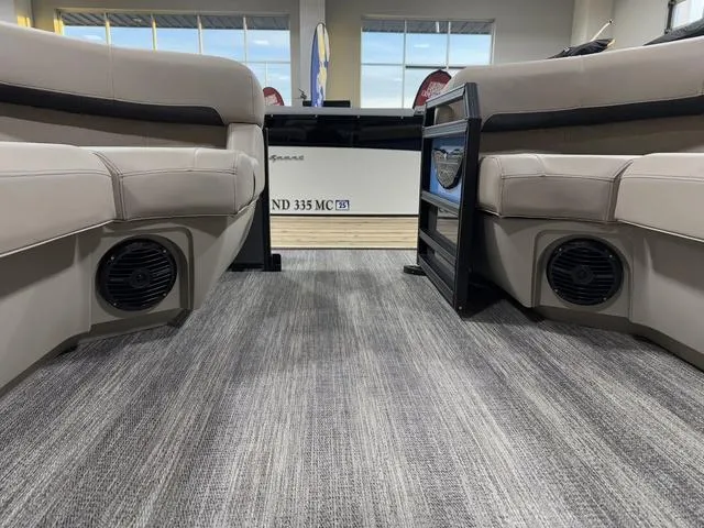 Slide: The Image of Bennington 22MSB SPS Tri-Toon Pontoon 2025 - 17