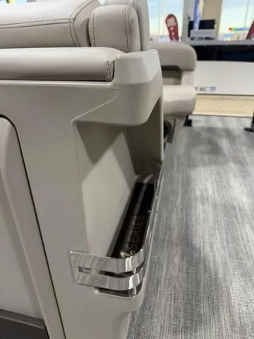 Slide: The Image of Bennington 22MSB SPS Tri-Toon Pontoon 2025 - 19