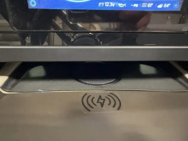 Slide: The Image of Bennington 22MSB SPS Tri-Toon Pontoon 2025 - 27