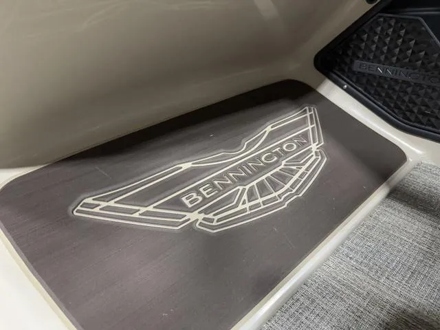 Slide: The Image of Bennington 22MSB SPS Tri-Toon Pontoon 2025 - 30