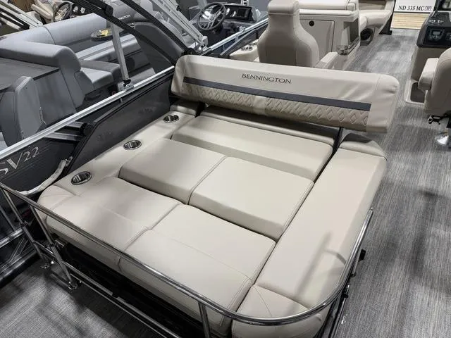 Slide: The Image of Bennington 22MSB SPS Tri-Toon Pontoon 2025 - 35