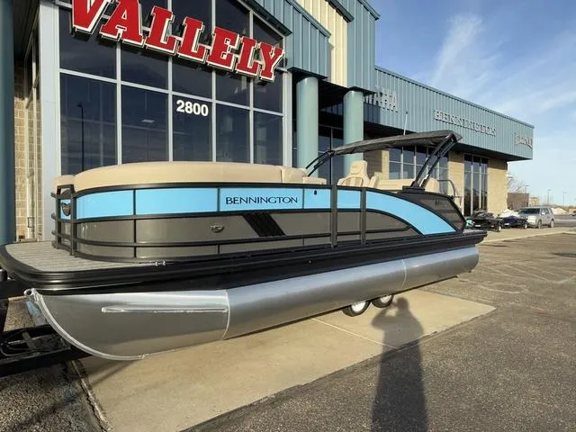 Slide: The Image of Bennington 22MSB SPS Tri-Toon Pontoon 2025 - 4