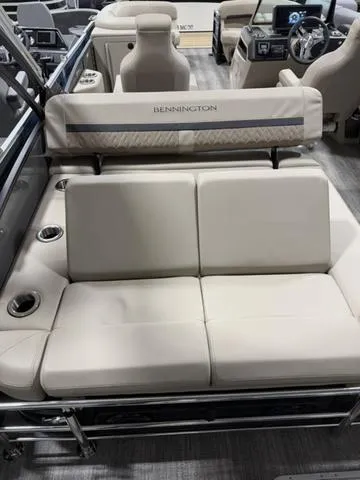 Slide: The Image of Bennington 22MSB SPS Tri-Toon Pontoon 2025 - 40