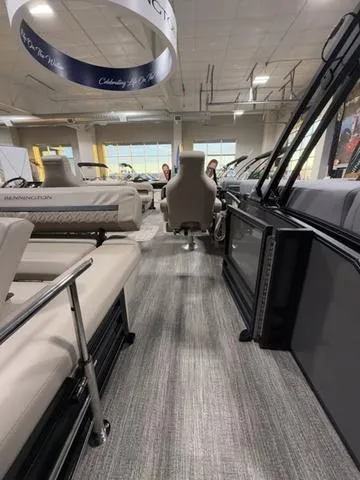 Slide: The Image of Bennington 22MSB SPS Tri-Toon Pontoon 2025 - 42