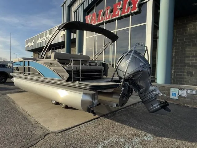 Slide: The Image of Bennington 22MSB SPS Tri-Toon Pontoon 2025 - 6