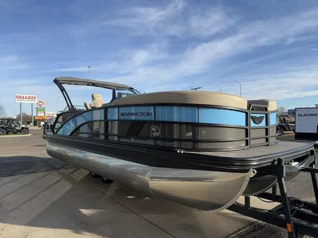 Slide: The Image of Bennington 22MSB SPS Tri-Toon Pontoon 2025 - 9