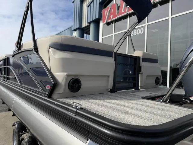 Slide: The Image of Bennington 22MFB Tri-Toon Pontoon 2025 - 15