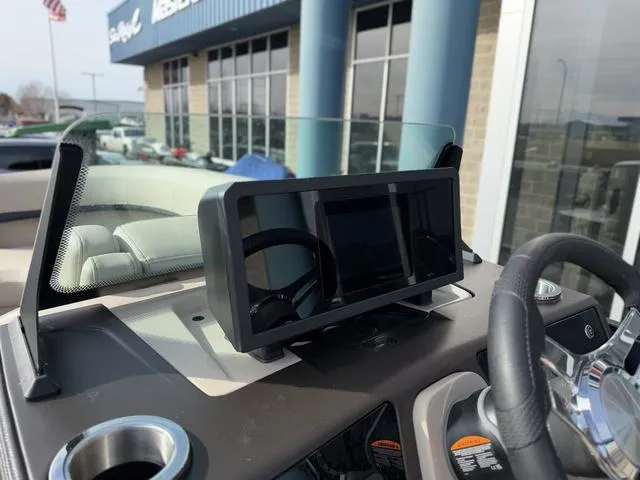 Slide: The Image of Bennington 22MFB Tri-Toon Pontoon 2025 - 31