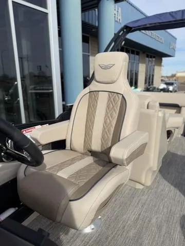 Slide: The Image of Bennington 22MFB Tri-Toon Pontoon 2025 - 36