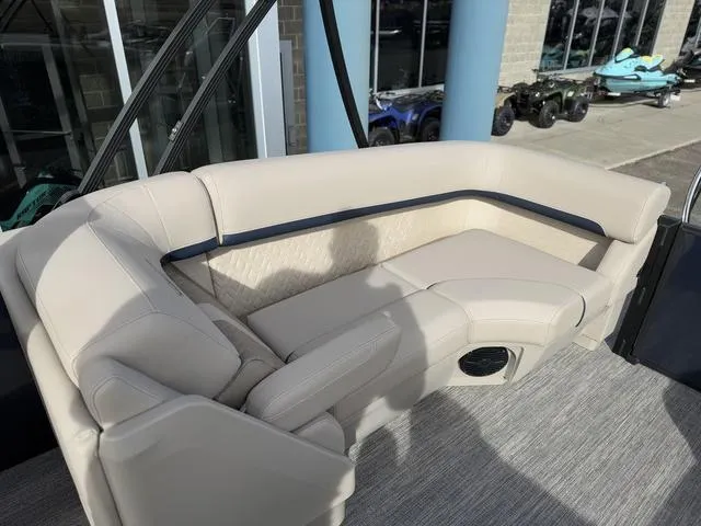 Slide: The Image of Bennington 22MFB Tri-Toon Pontoon 2025 - 38