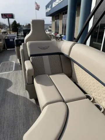 Slide: The Image of Bennington 22MFB Tri-Toon Pontoon 2025 - 41