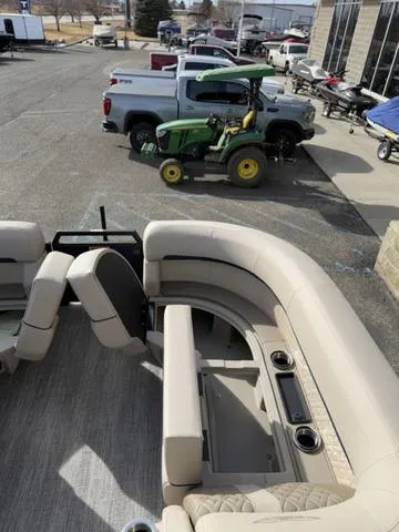 Slide: The Image of Bennington 22MFB Tri-Toon Pontoon 2025 - 44