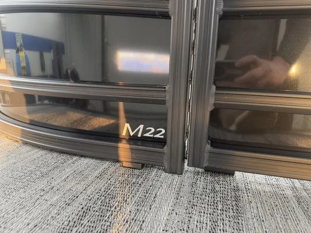 Slide: The Image of Bennington 22ML SPS Tri-Toon Pontoon 2025 - 12