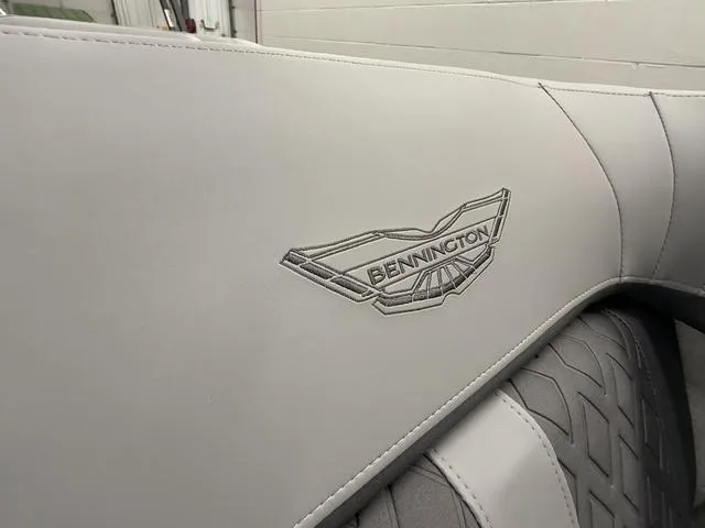 Slide: The Image of Bennington 22ML SPS Tri-Toon Pontoon 2025 - 24