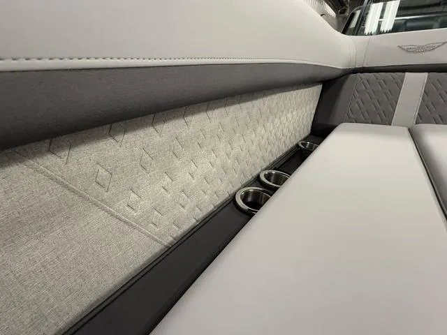 Slide: The Image of Bennington 22ML SPS Tri-Toon Pontoon 2025 - 25