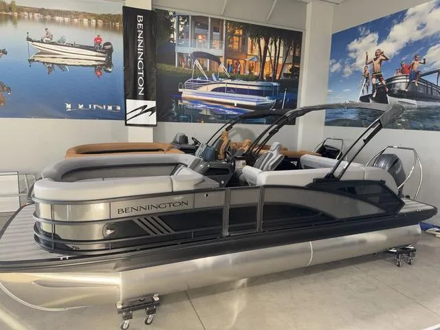 Slide: The Image of Bennington 22ML SPS Tri-Toon Pontoon 2025 - 3