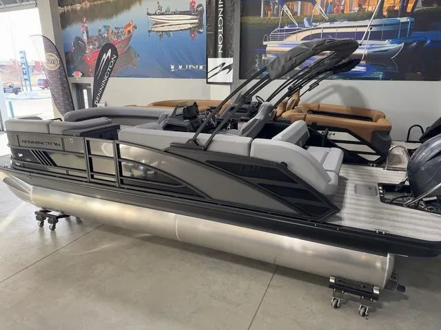 Slide: The Image of Bennington 22ML SPS Tri-Toon Pontoon 2025 - 4