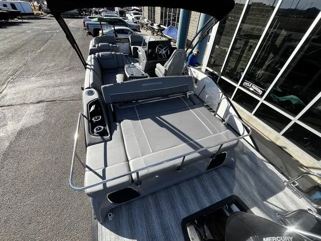 Slide: The Image of Bennington 23RSB Tri-Toon Pontoon 2025 - 11