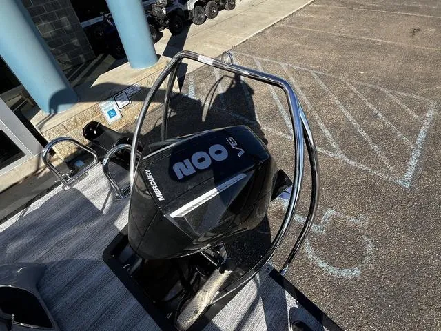 Slide: The Image of Bennington 23RSB Tri-Toon Pontoon 2025 - 12