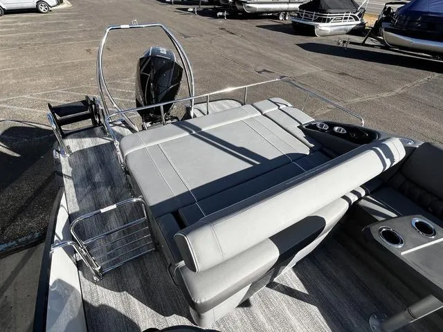 Slide: The Image of Bennington 23RSB Tri-Toon Pontoon 2025 - 14