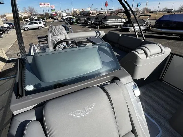 Slide: The Image of Bennington 23RSB Tri-Toon Pontoon 2025 - 21