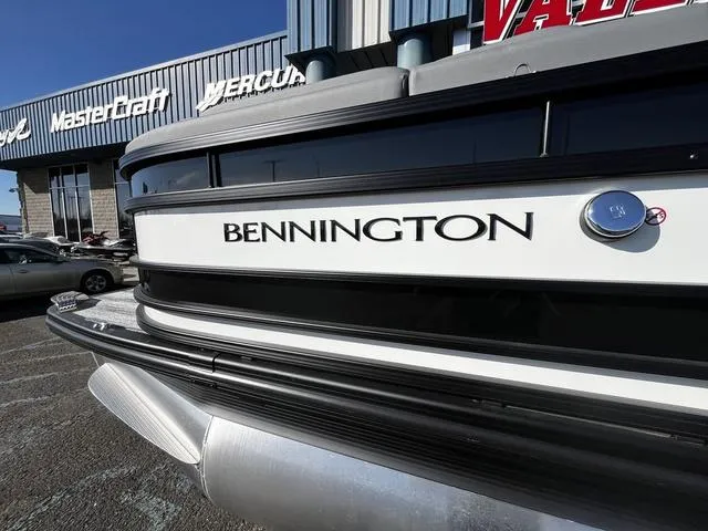 Slide: The Image of Bennington 23RSB Tri-Toon Pontoon 2025 - 4