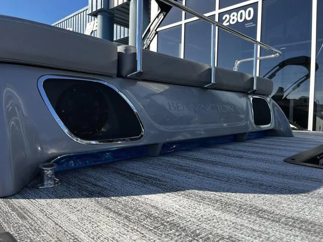 Slide: The Image of Bennington 23RSB Tri-Toon Pontoon 2025 - 8