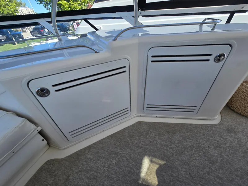 Slide: The Image of 560 Sea Ray - 10