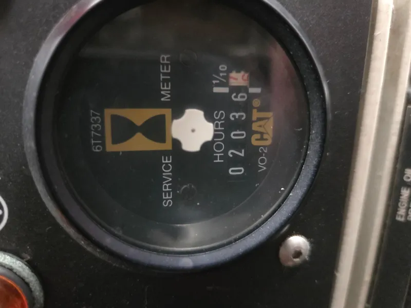 Slide: The Image of Hour meter showing 2036 hours on a 2002 Sea Ray 560 Sedan Bridge. - 32