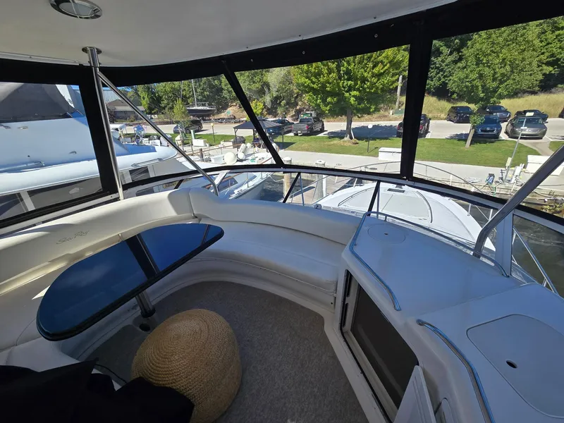 Slide: The Image of 560 Sea Ray - 7