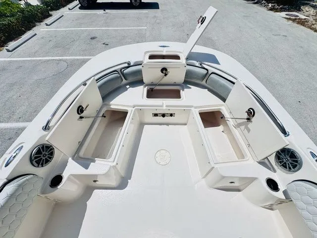 Slide: The Image of Carolina 21 Ultra Elite 2025 - 17