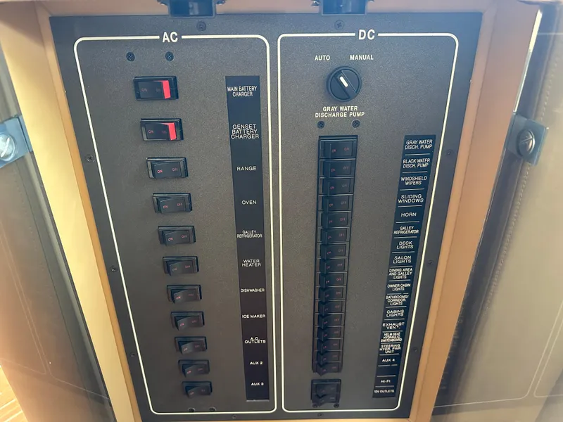 Slide: The Image of Azimut 62E 2008 - 51