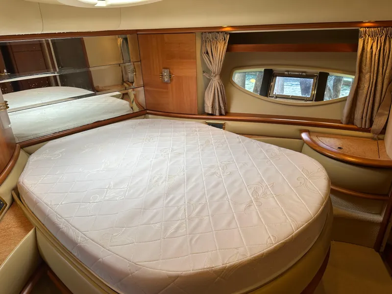 Slide: The Image of Azimut 62E 2008 - 62