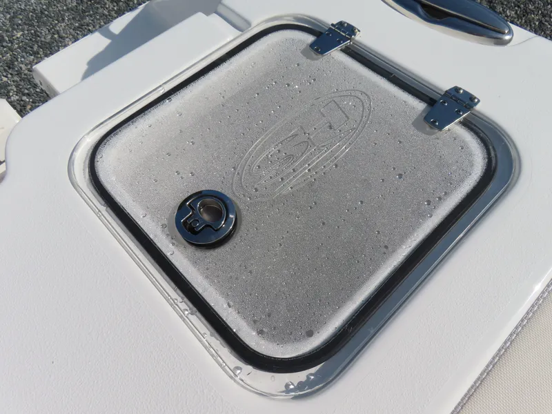 Slide: The Image of 2024 Sea Hunt Gamefish 25 boat hatch with secure latch and hinges. - 39