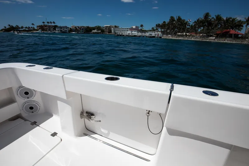 Slide: The Image of Invincible 35 Emanon - Exterior Cockpit - 8