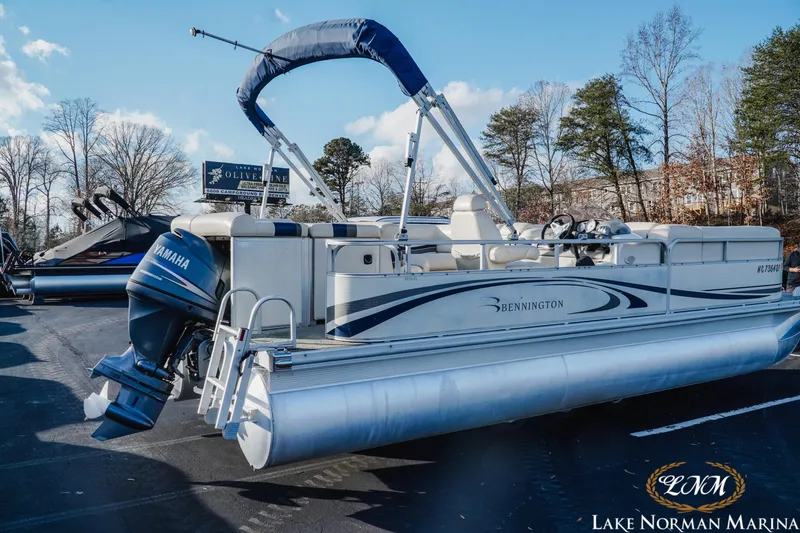 Slide: The Image of 2006 Bennington 2275 RL pontoon boat with Yamaha motor at Lake Norman Marina. - 3