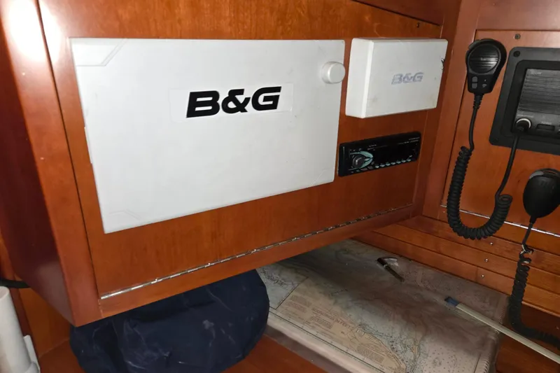 Slide: The Image of Navigation equipment on a 2000 J Boats J/46, featuring B&G systems and communication devices. - 59