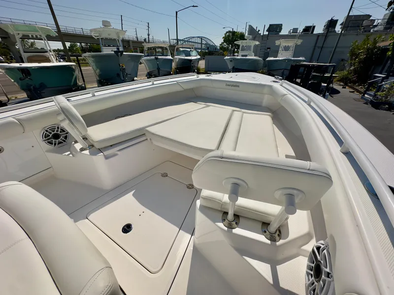 Slide: The Image of 2023 Everglades 273 Center Console boat with spacious seating and modern design. - 32