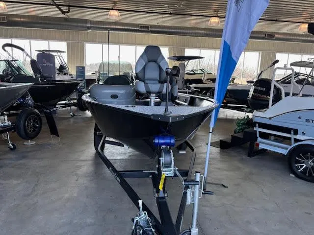 Slide: The Image of MirroCraft Outfitter 167SC 2025 - 1