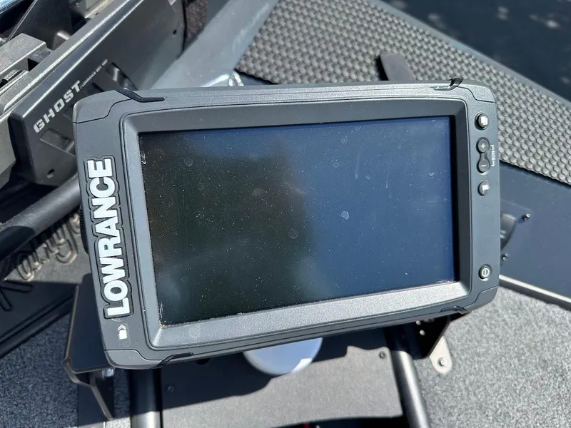 Slide: The Image of Lowrance fish finder on 2023 Ranger RT178 boat dashboard. - 30