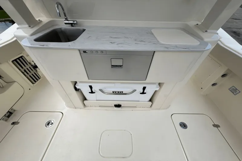 Slide: The Image of Scout 330 LXF 2026 - 11