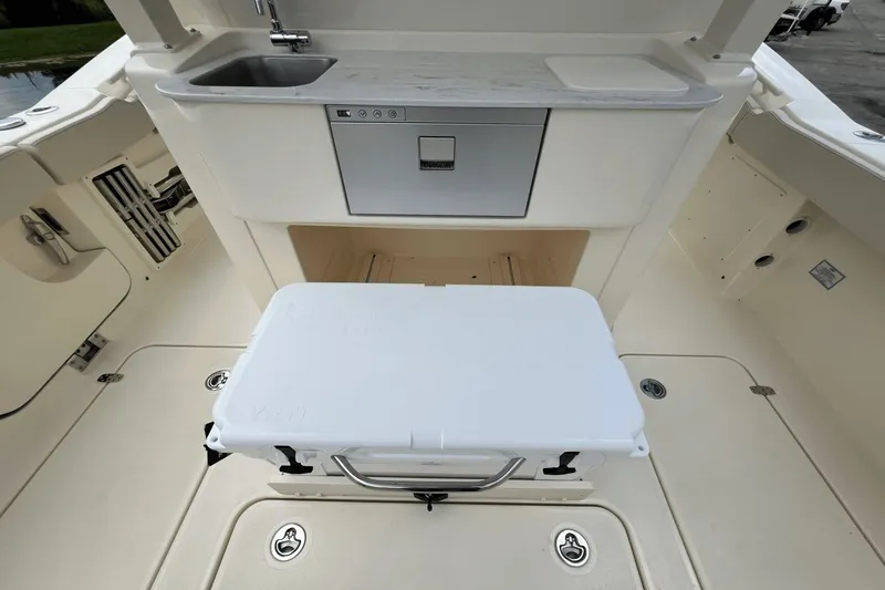 Slide: The Image of Scout 330 LXF 2026 - 12