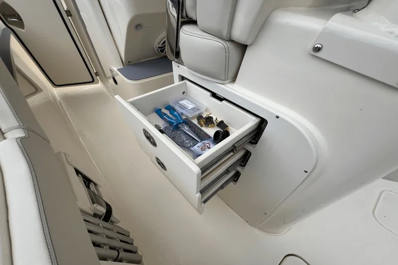 Slide: The Image of Scout 330 LXF 2026 - 15