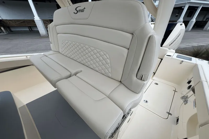 Slide: The Image of Scout 330 LXF 2026 - 17