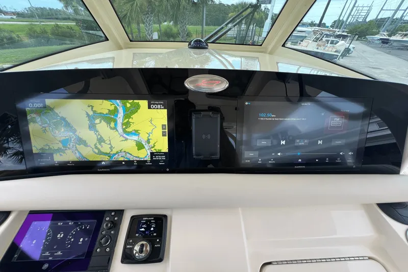 Slide: The Image of Scout 330 LXF 2026 - 20